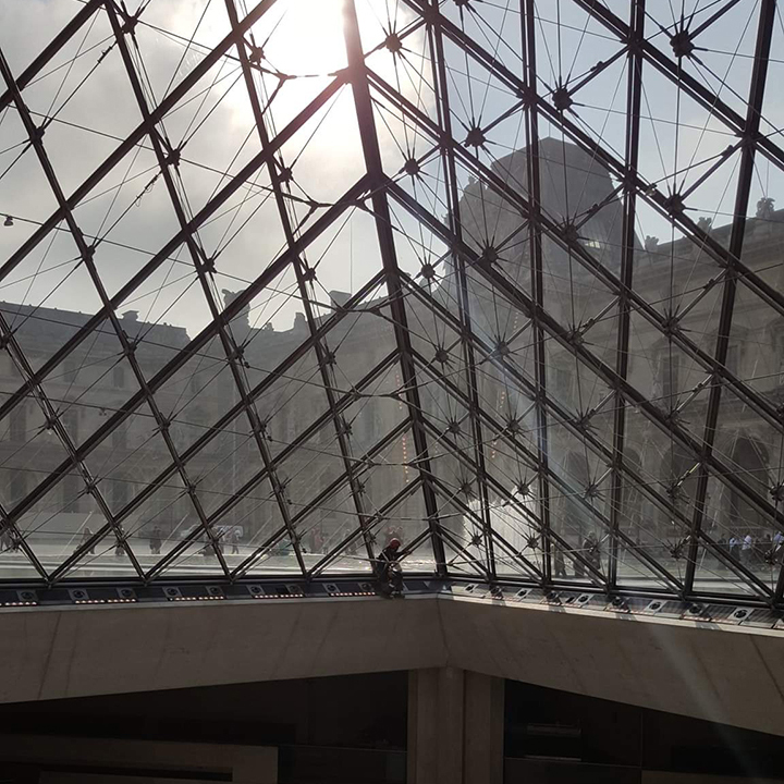 TEST SECURITE PYRAMIDE DU LOUVRE